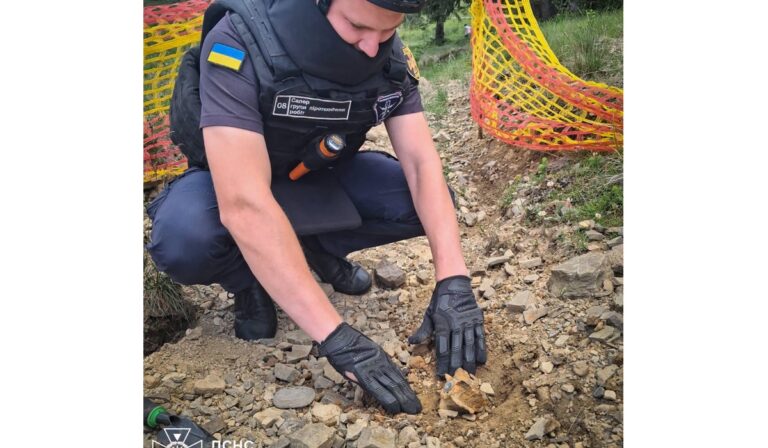 Világháborús aknagránátra bukkant egy férfi a Drahobrat közelében