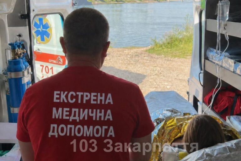 Súlyos alkoholmérgezéssel került intenzív osztályra egy 13 éves lány Munkácson