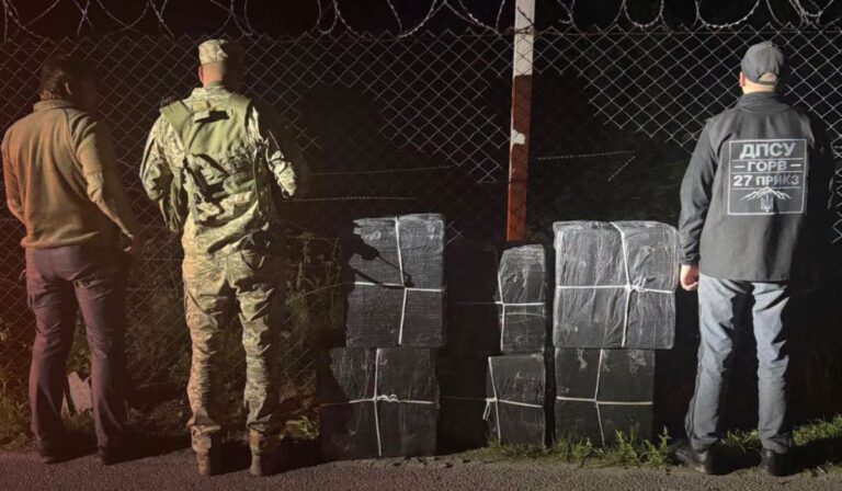 Négyezer doboz cigarettát találtak a román határ közelében