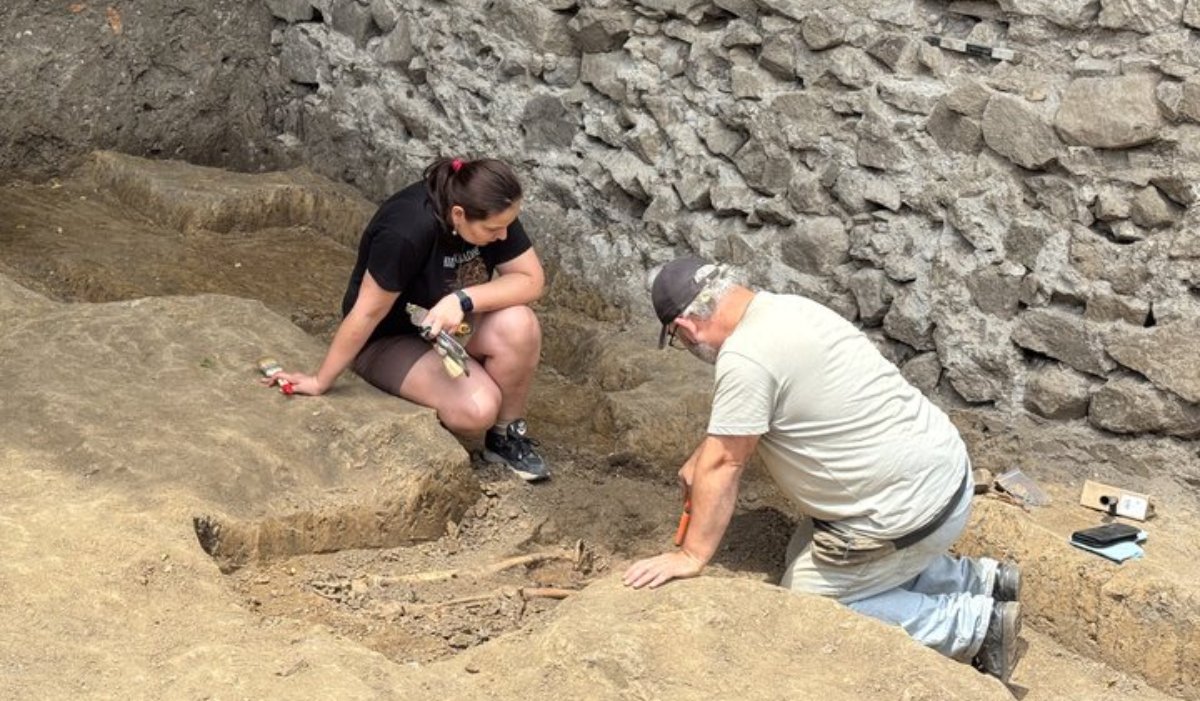 17. századi sírra bukkantak az Ungvári várban a templomromok alatt