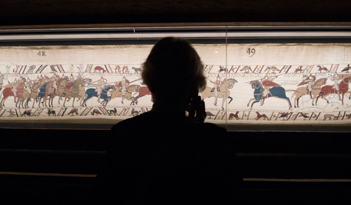 A bayeux-i kárpit Londonban: Az évszázad kulturális eseménye Nagy-Britanniában