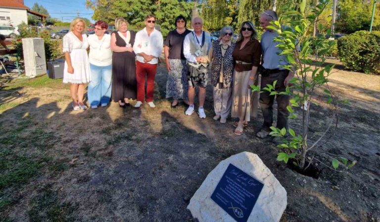 Kárpátaljától Kistarcsáig őrzik Cipő emlékét – emlékfát ültettek a legendás zenész tiszteletére