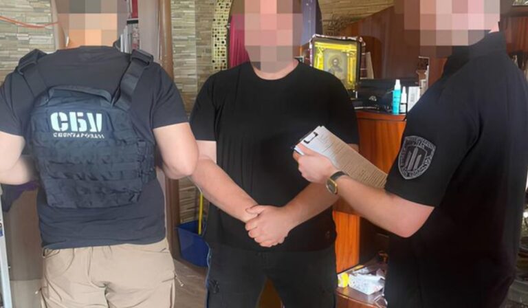 Illegális határátlépés szervezése miatt állítottak elő két katonát Kárpátalján